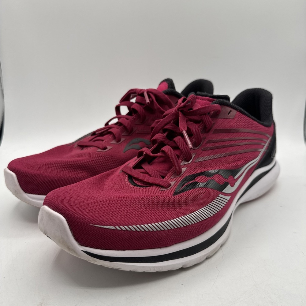 Saucony Womens Kinvara 12 S10620-55 Red Running Shoes Sneakers Size 10.5 Wide